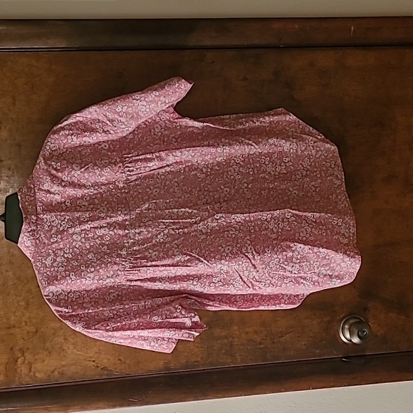 Bright pink floral short sleeved button-down blouse. - Picture 4 of 7